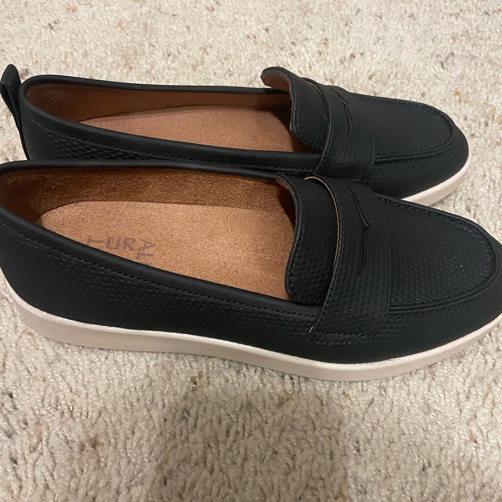 Naturalizer Elegant Black Slip-Ons